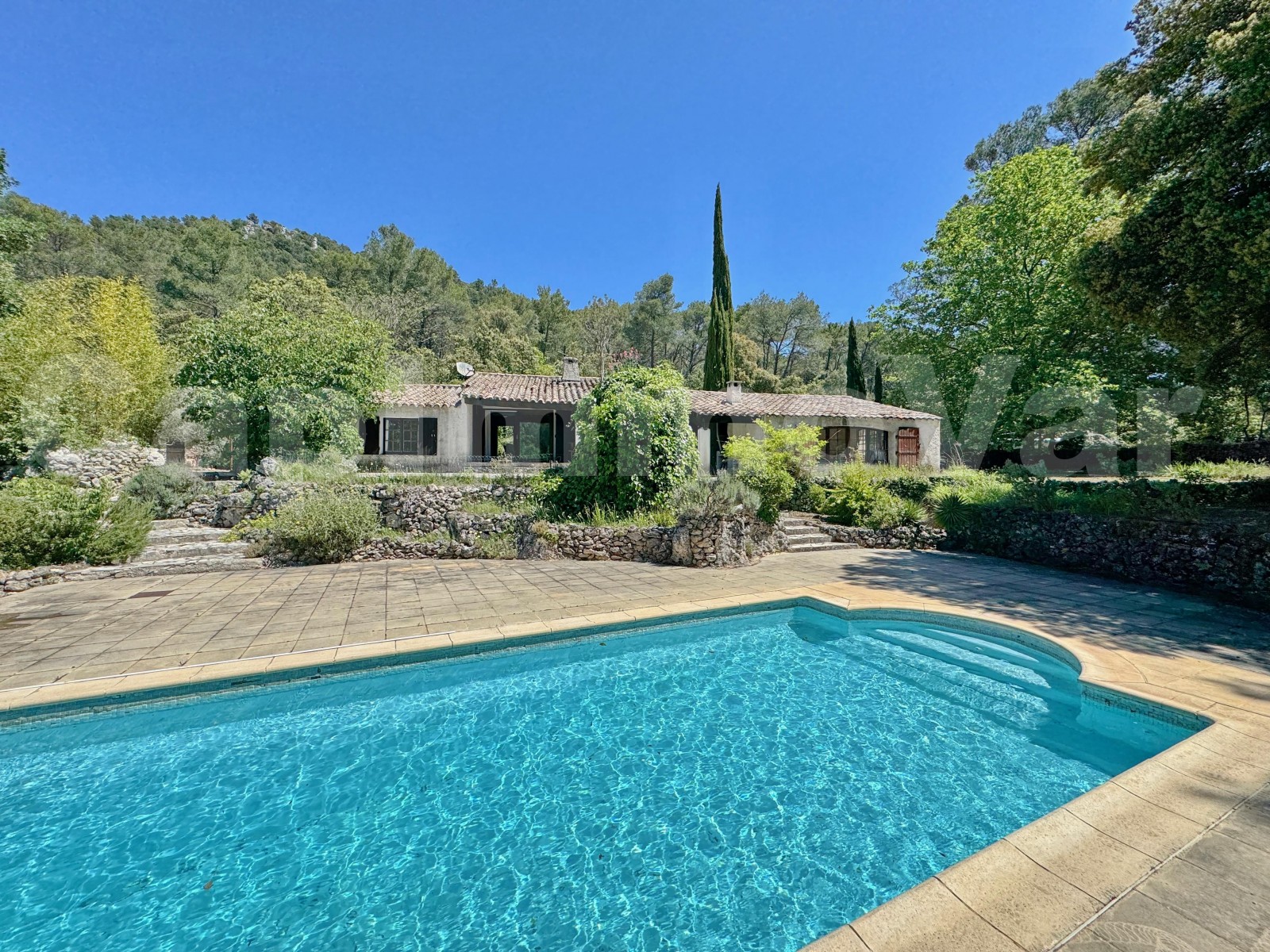 Villa 6 Pièce(s) SIGNES